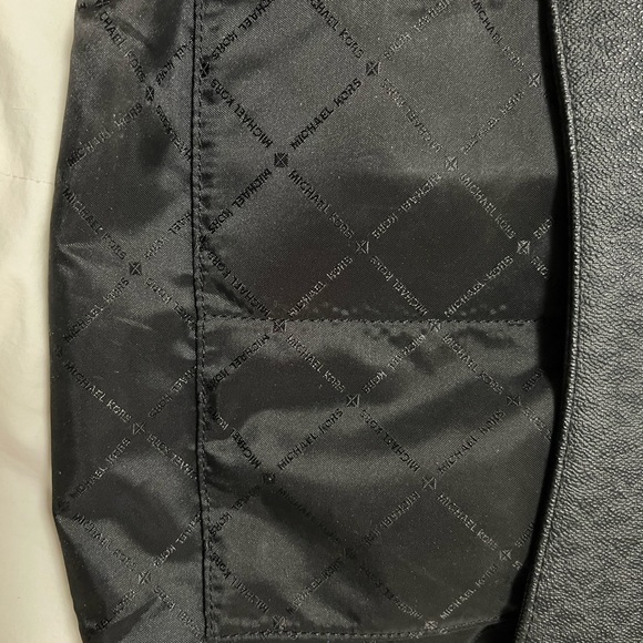 MK crossbody and matching wallet - Picture 5 of 11